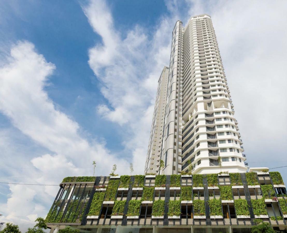 The Landmark Condo, By Sanguine George Town Buitenkant foto